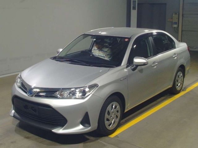 12670 Toyota Corolla axio NKE165 2018 г. (TAA Yokohama)